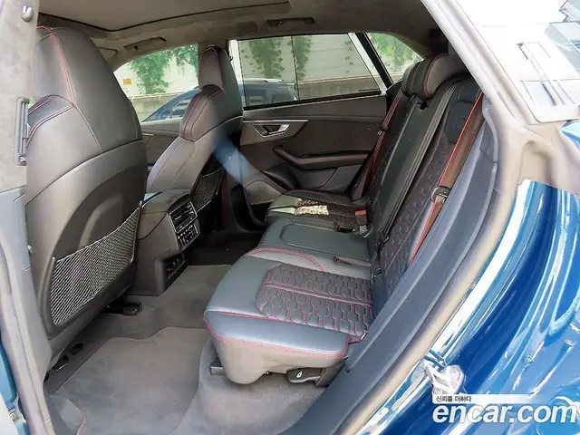 Audi RSQ8 2021 4.0 автомат (гидро), миниатюра 6 Audi RSQ8 2021 4.0 автомат (гидро), миниатюра 6