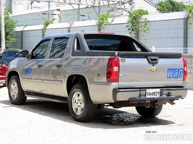 Chevrolet Avalanche 2008 5.3 автомат (гидро), миниатюра 3