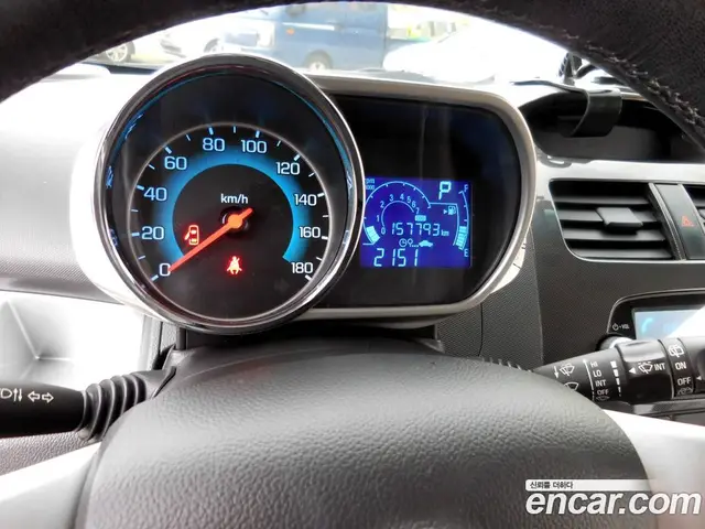 Chevrolet Spark 2015 1.0 автомат (гидро), миниатюра 8