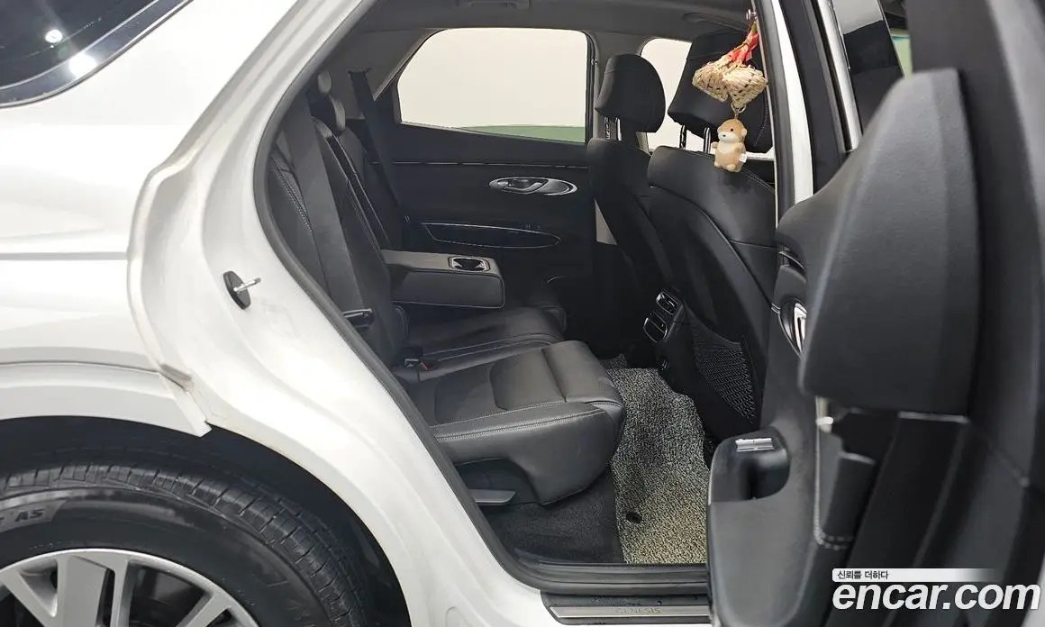 Genesis GV70 2022 2.2 автомат (гидро), фото 12 Genesis GV70 2022 2.2 автомат (гидро), фото 12