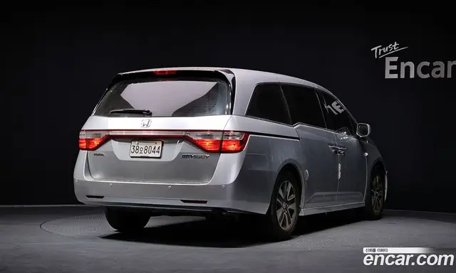 Honda Odyssey 2013 3.5 автомат (гидро), миниатюра 2 Honda Odyssey 2013 3.5 автомат (гидро), миниатюра 2