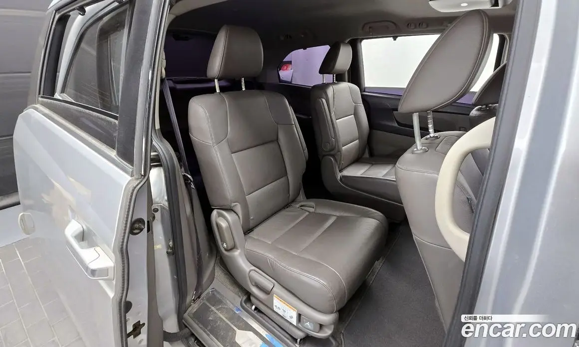 Honda Odyssey 2013 3.5 автомат (гидро), фото 12 Honda Odyssey 2013 3.5 автомат (гидро), фото 12