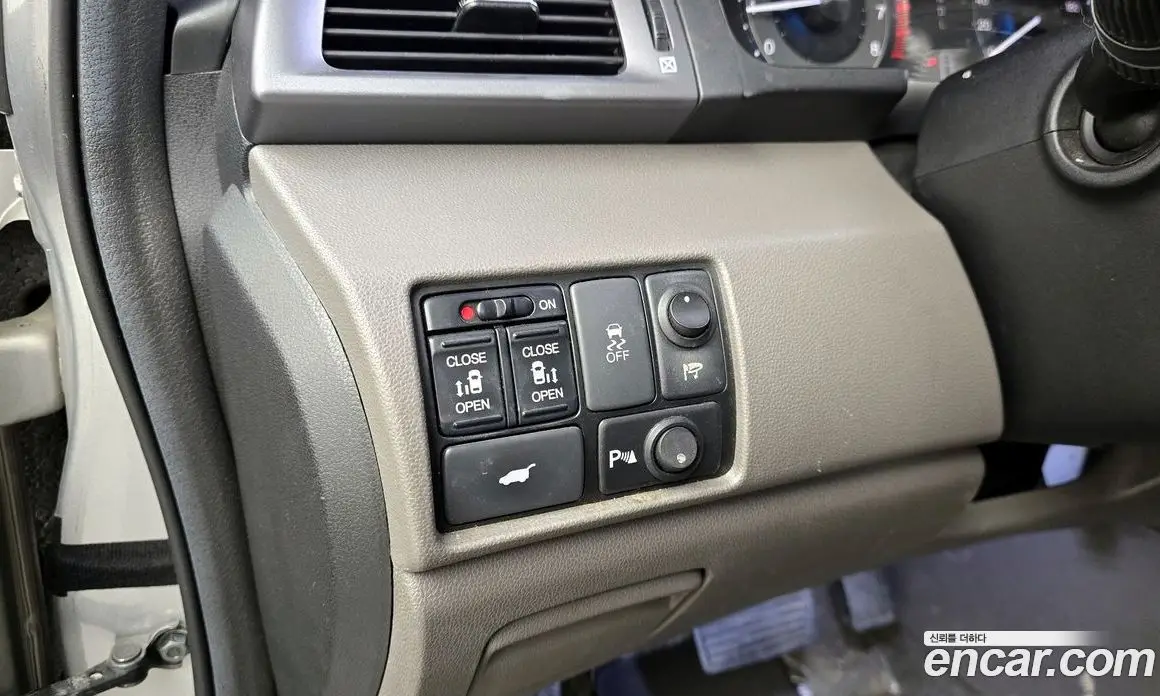 Honda Odyssey 2013 3.5 автомат (гидро), фото 16 Honda Odyssey 2013 3.5 автомат (гидро), фото 16