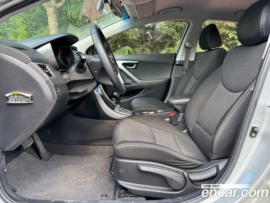 Hyundai Avante 2010 1.6 автомат (гидро), фото 17
