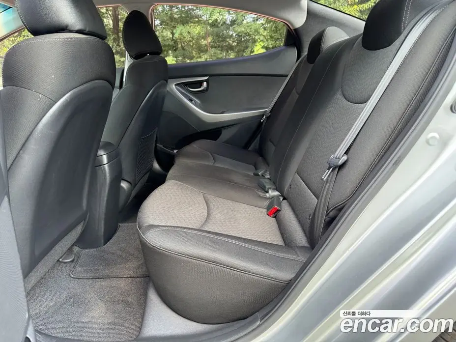 Hyundai Avante 2010 1.6 автомат (гидро), фото 18