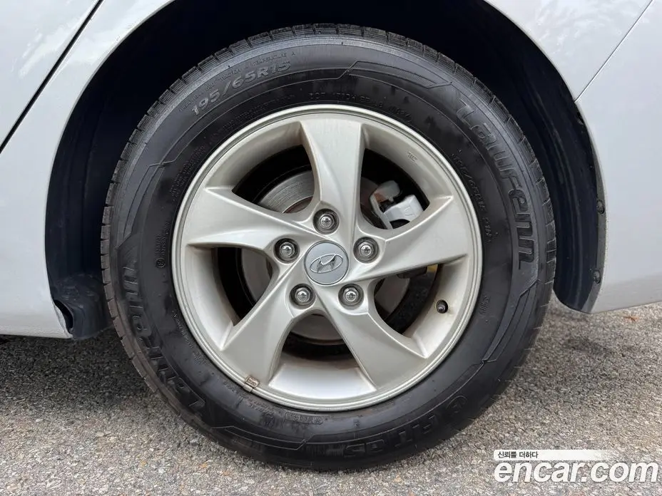 Hyundai Avante 2010 1.6 автомат (гидро), фото 19