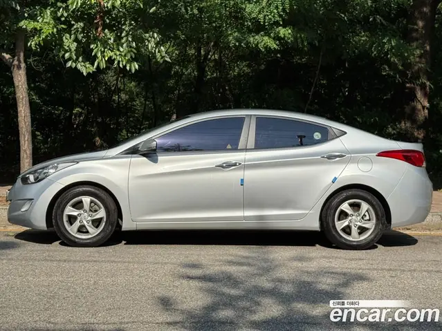 Hyundai Avante 2010 1.6 автомат (гидро), миниатюра 3