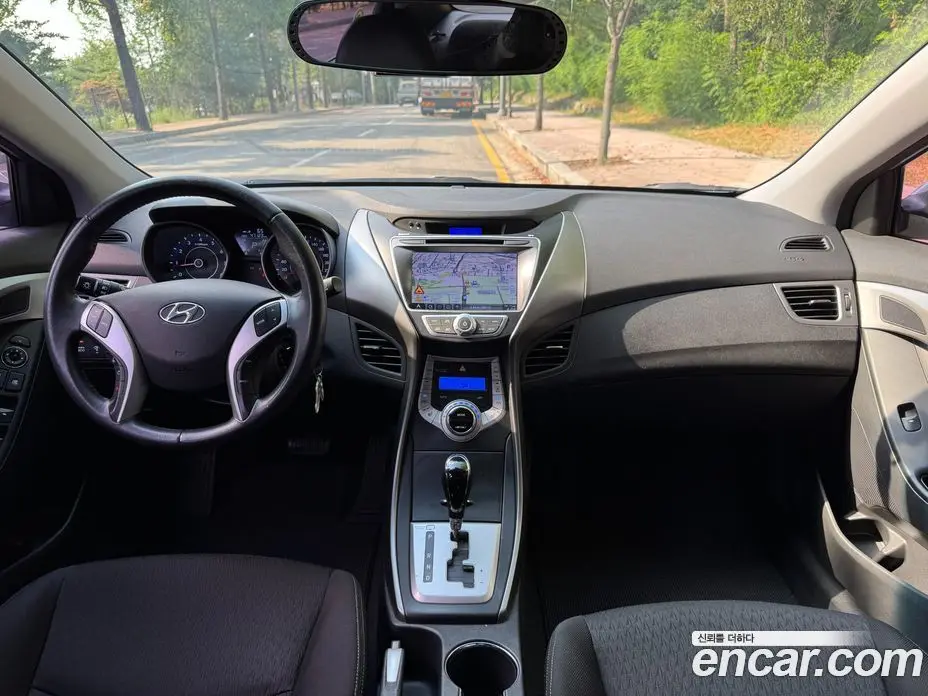 Hyundai Avante 2010 1.6 автомат (гидро), фото 6