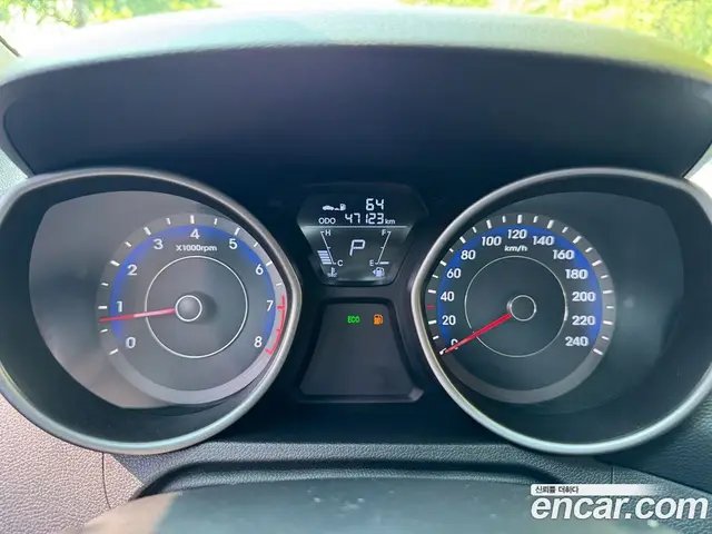 Hyundai Avante 2010 1.6 автомат (гидро), миниатюра 8