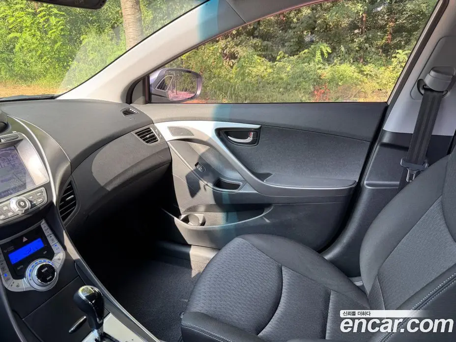 Hyundai Avante 2010 1.6 автомат (гидро), фото 9