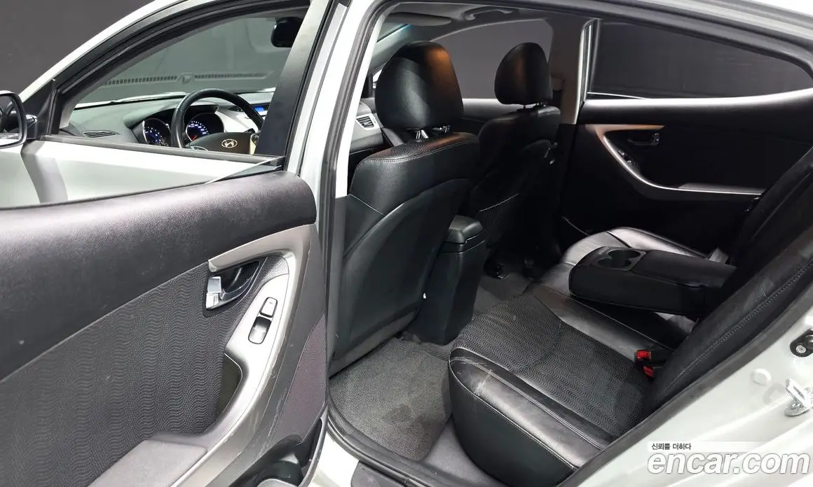 Hyundai Avante 2010 1.6 автомат (гидро), фото 11
