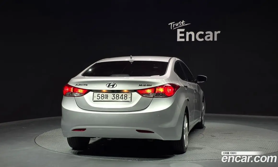 Hyundai Avante 2010 1.6 автомат (гидро), фото 4