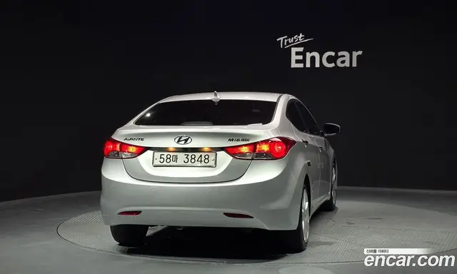Hyundai Avante 2010 1.6 автомат (гидро), миниатюра 4