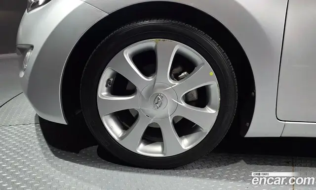 Hyundai Avante 2010 1.6 автомат (гидро), миниатюра 5