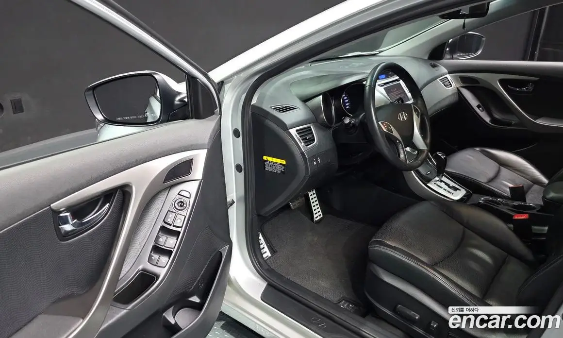 Hyundai Avante 2010 1.6 автомат (гидро), фото 10