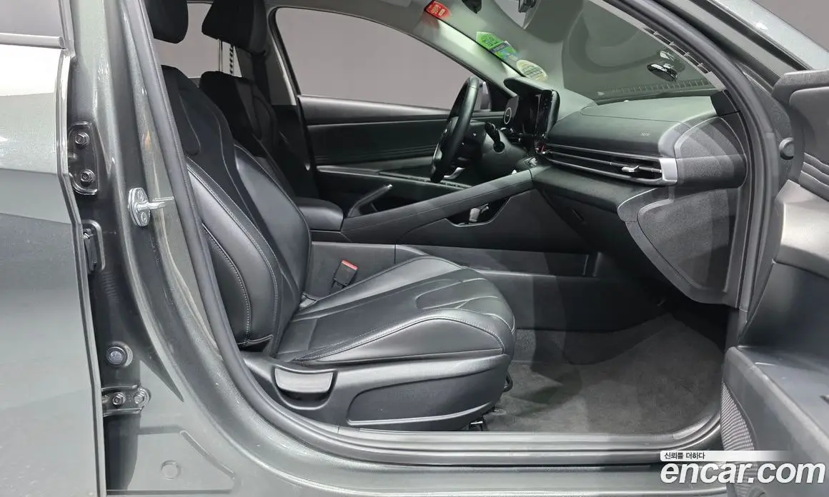 Hyundai Avante 2022 1.6 автомат (гидро), фото 11