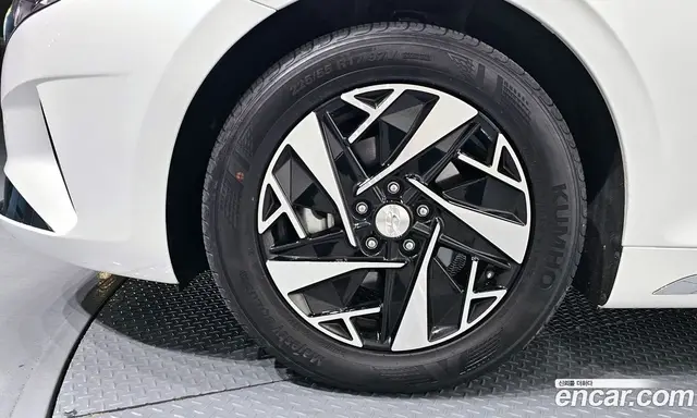 Hyundai Grandeur 2021 2.4 автомат (гидро), миниатюра 5 Hyundai Grandeur 2021 2.4 автомат (гидро), миниатюра 5