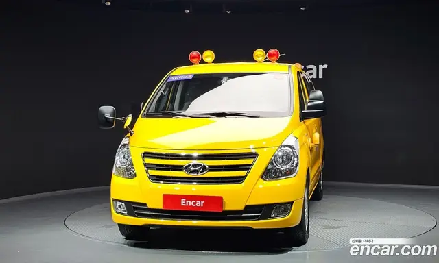 Hyundai Starex 2016 2.5 автомат (гидро), миниатюра 3