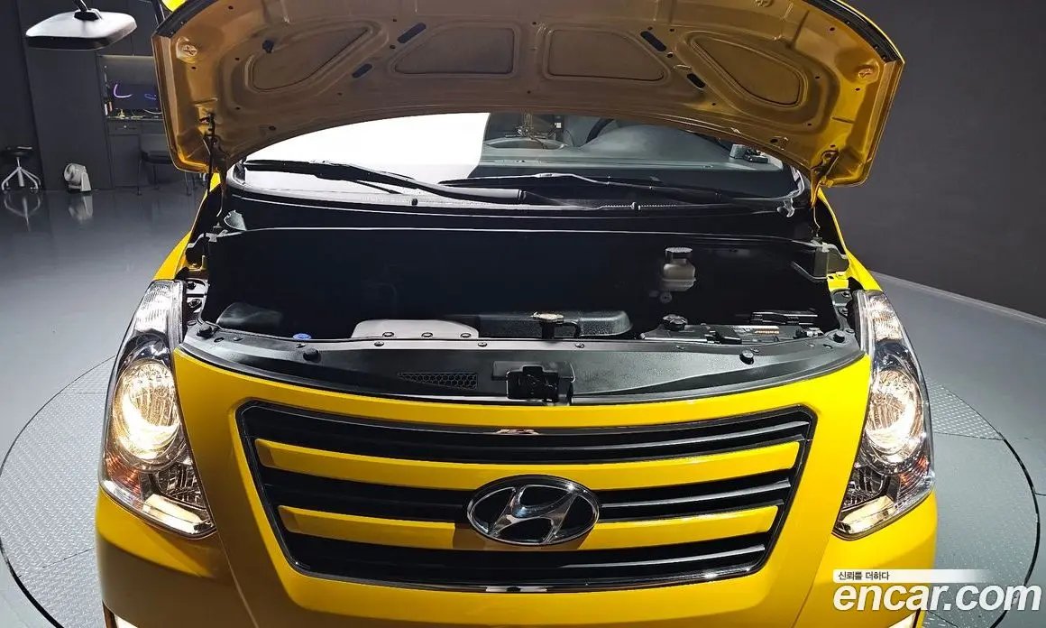 Hyundai Starex 2016 2.5 автомат (гидро), фото 6