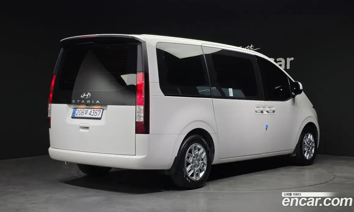 Hyundai Staria 2022 2.2 автомат (гидро), фото 2 Hyundai Staria 2022 2.2 автомат (гидро), фото 2