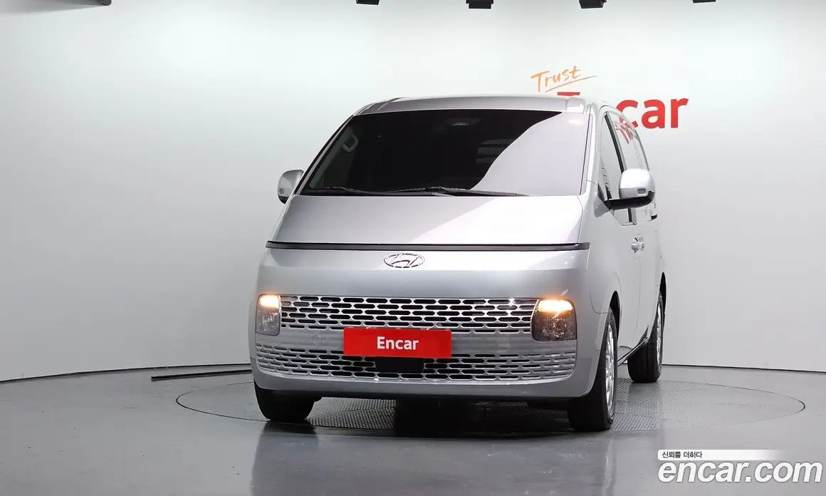 Hyundai Staria 2022 2.2 автомат (гидро), фото 3 Hyundai Staria 2022 2.2 автомат (гидро), фото 3