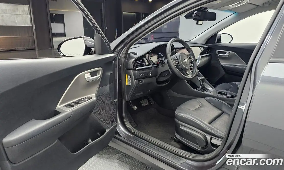 Kia Niro 2020 1.6 автомат (гидро), фото 10 Kia Niro 2020 1.6 автомат (гидро), фото 10