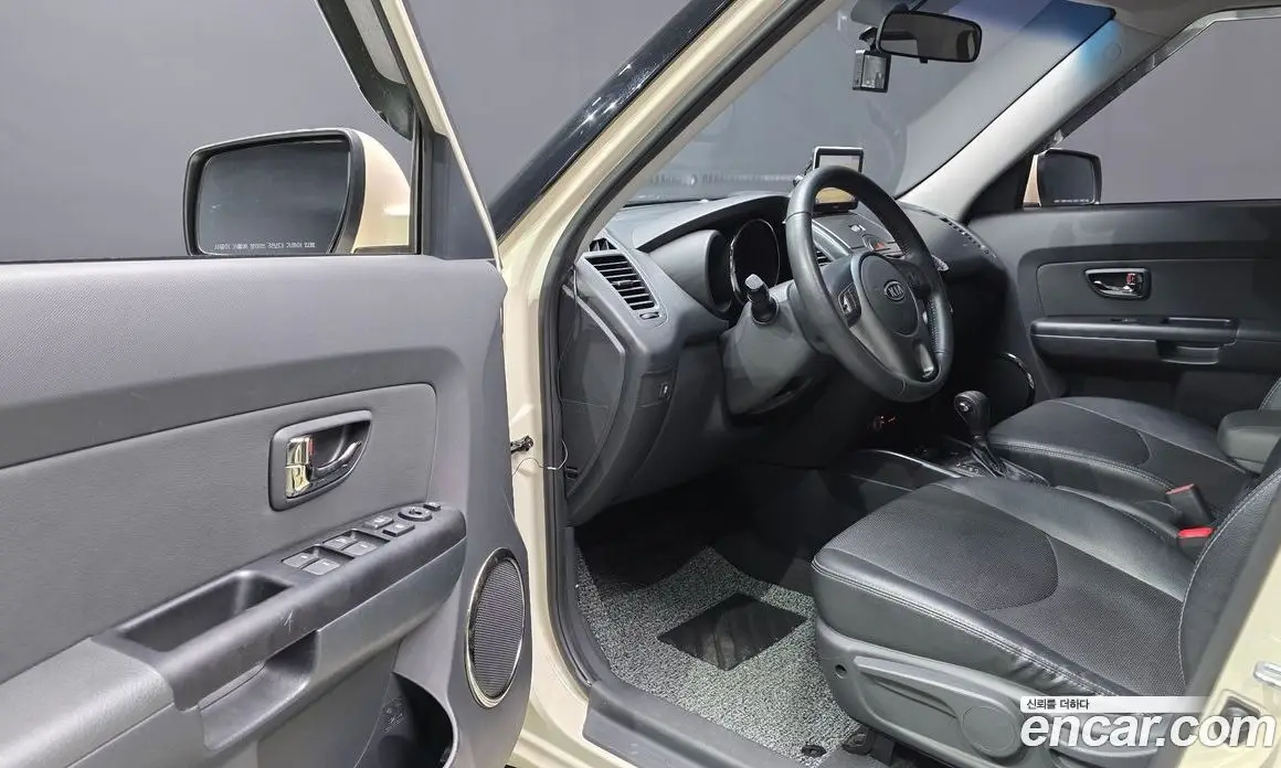 Kia Soul 2010 1.6 автомат (гидро), фото 10