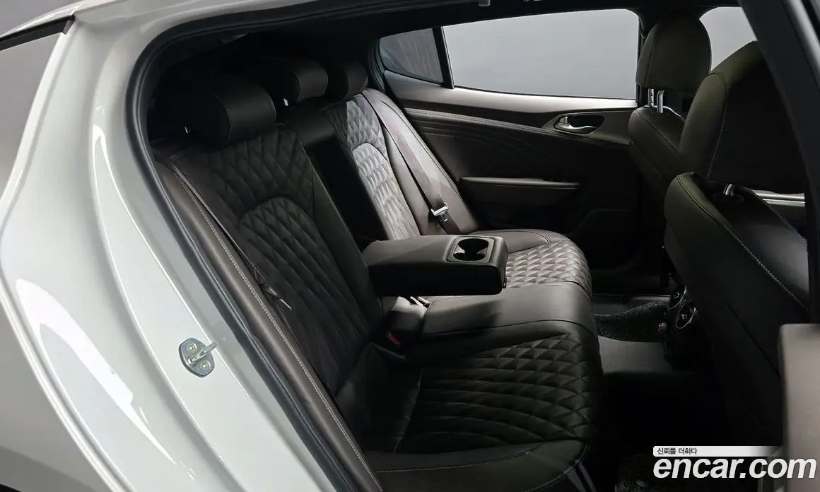 Kia Stinger 2021 3.3 автомат (гидро), фото 12