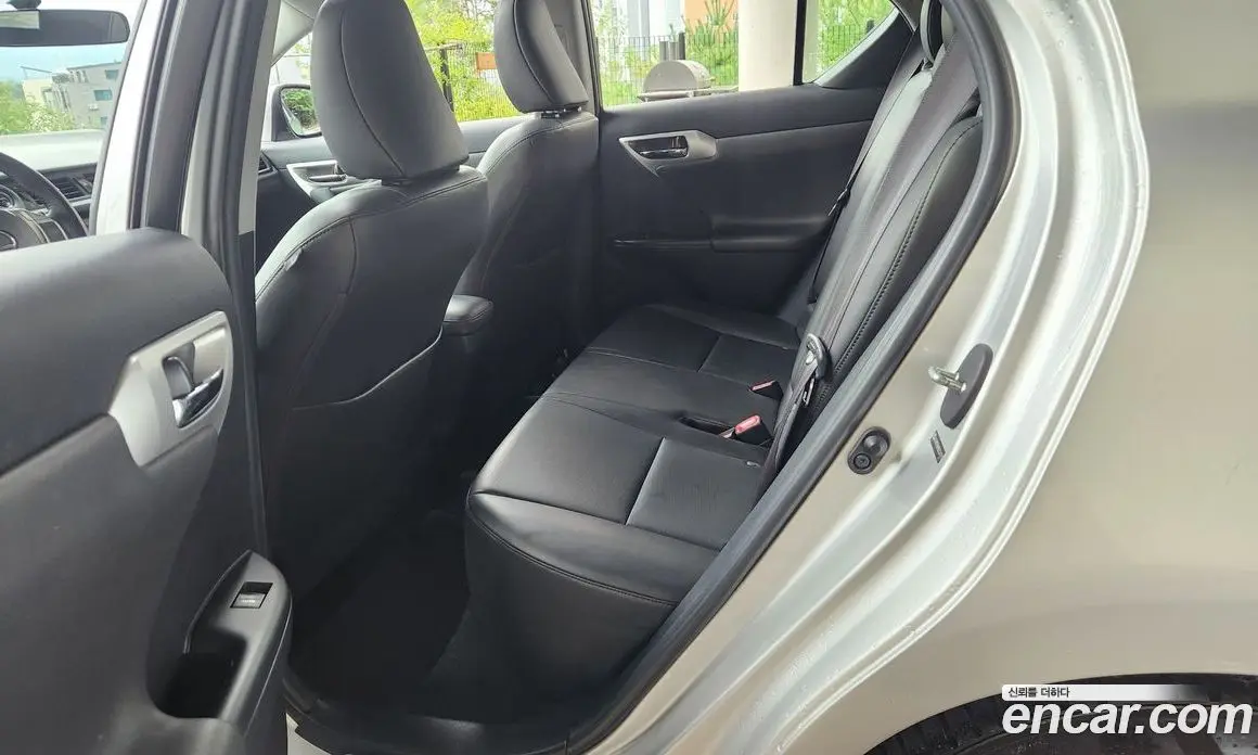 Lexus CT200h 2011 1.8 автомат (гидро), фото 12