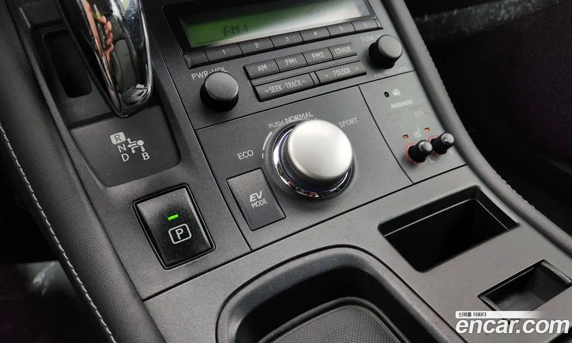 Lexus CT200h 2011 1.8 автомат (гидро), фото 9