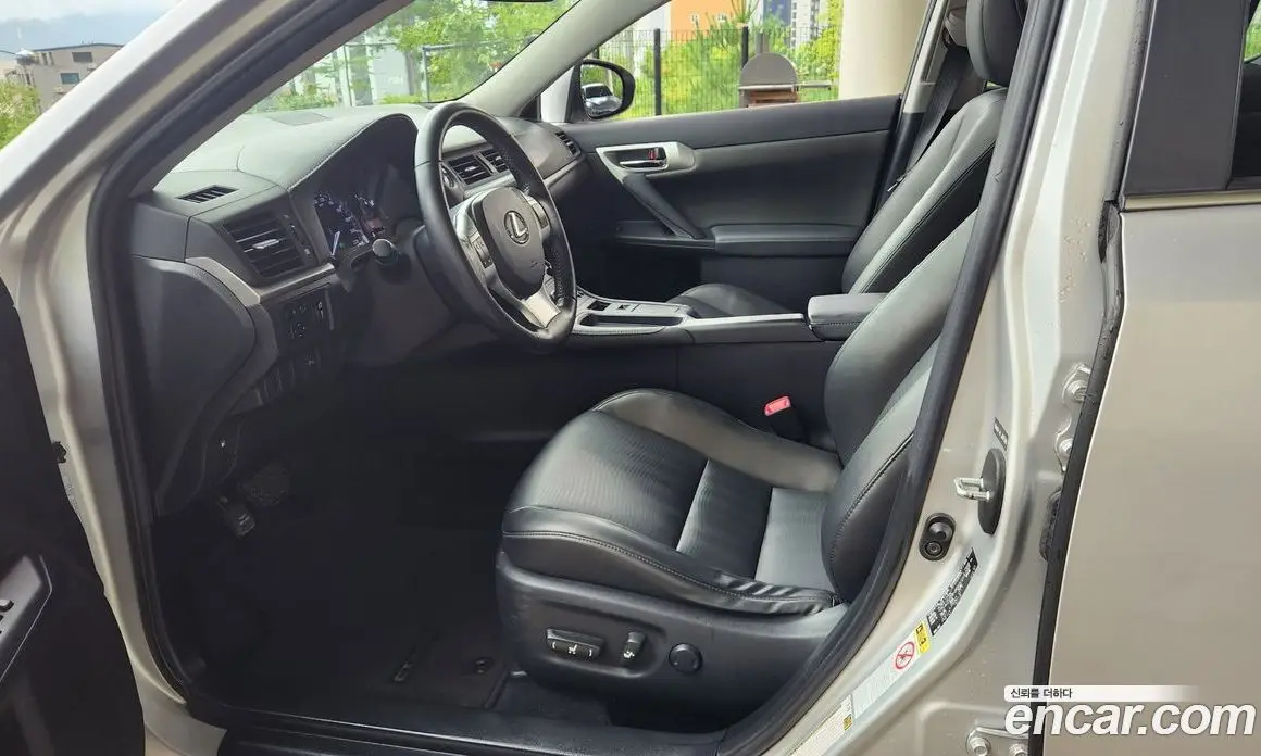 Lexus CT200h 2011 1.8 автомат (гидро), фото 10