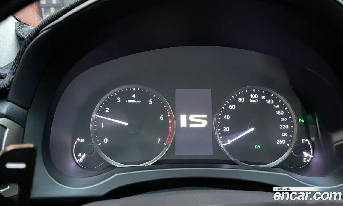 Lexus IS 2017 2.0 автомат (гидро), фото 12 Lexus IS 2017 2.0 автомат (гидро), фото 12