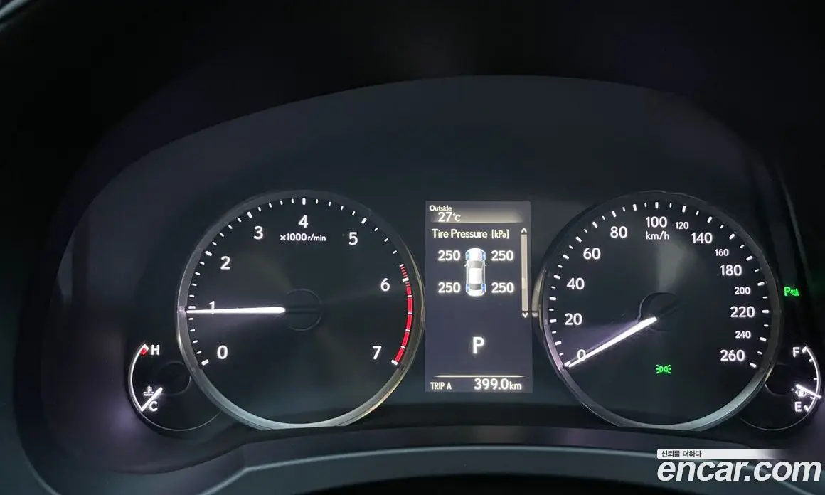 Lexus IS 2017 2.0 автомат (гидро), фото 8 Lexus IS 2017 2.0 автомат (гидро), фото 8