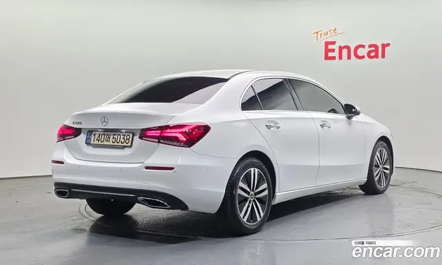 Mercedes-Benz A-Class 2021 2.0 автомат (гидро), миниатюра 2