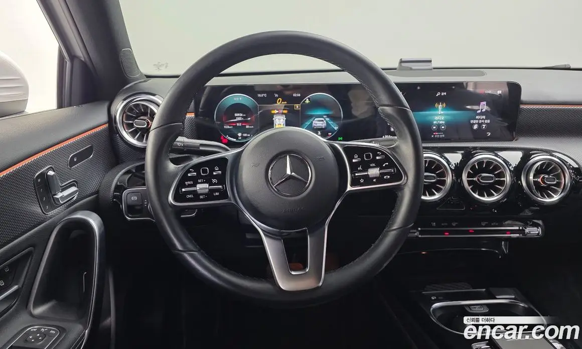 Mercedes-Benz A-Class 2021 2.0 автомат (гидро), фото 13