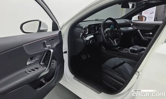 Mercedes-Benz A-Class 2021 2.0 автомат (гидро), миниатюра 10