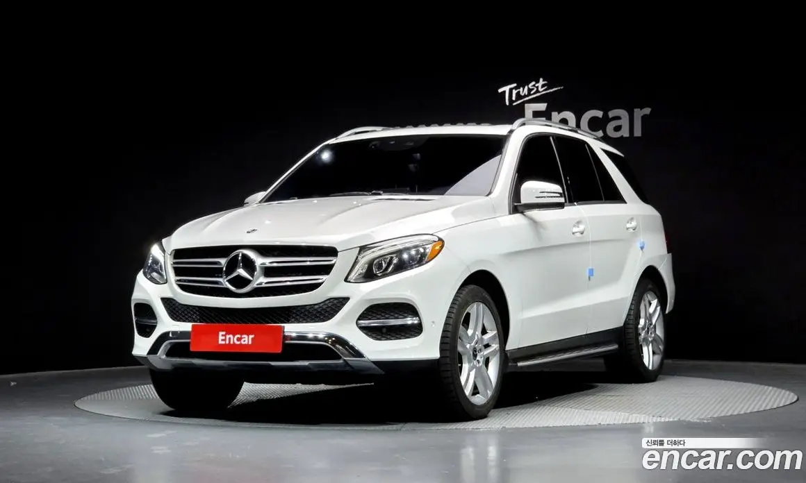 Mercedes-Benz GLE-Class 2018 3.0 автомат (гидро), фото 1 Mercedes-Benz GLE-Class 2018 3.0 автомат (гидро), фото 1