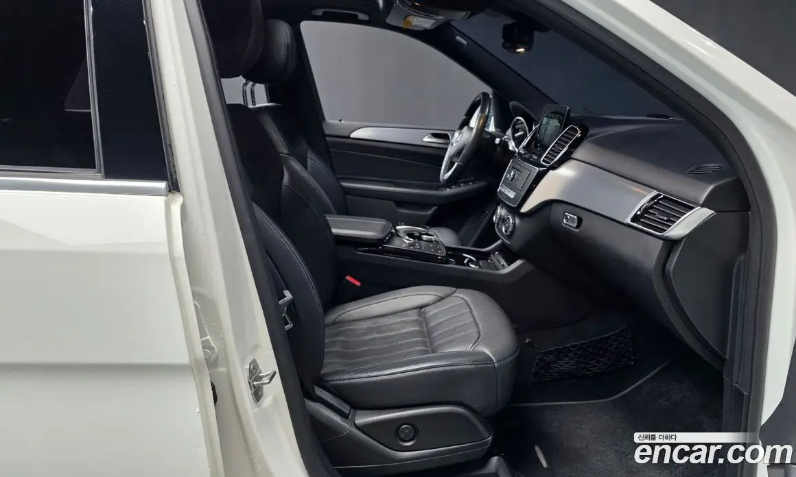 Mercedes-Benz GLE-Class 2018 3.0 автомат (гидро), фото 11 Mercedes-Benz GLE-Class 2018 3.0 автомат (гидро), фото 11