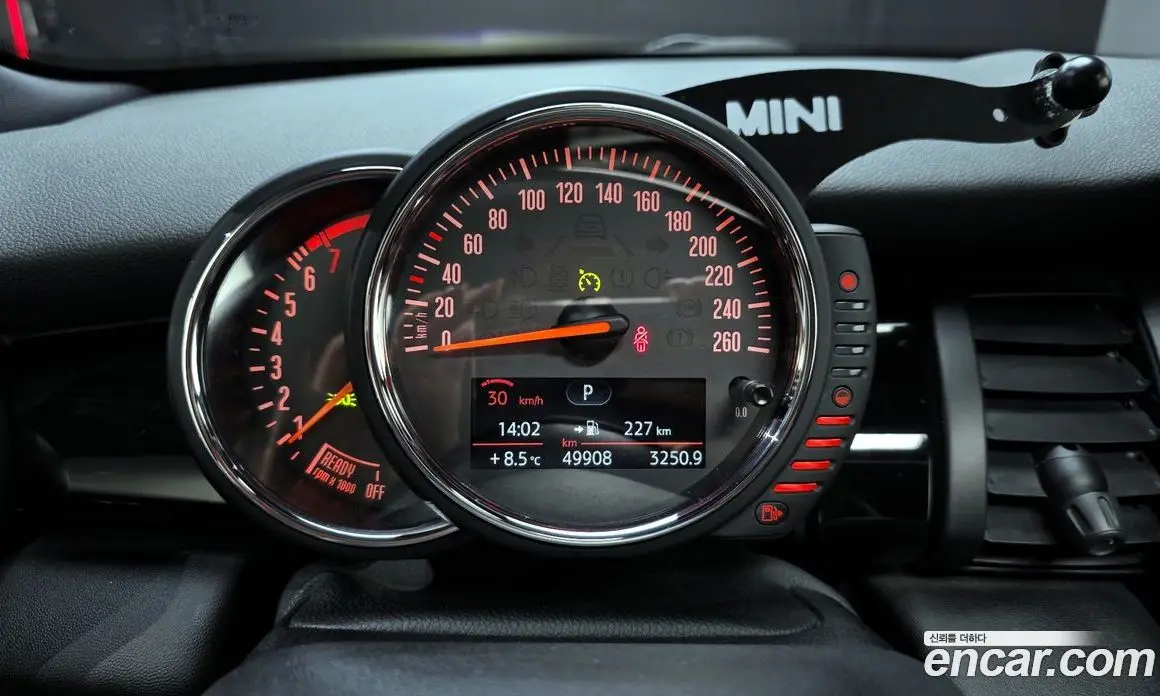 Mini Cooper 2014 1.5 автомат (гидро), фото 8 Mini Cooper 2014 1.5 автомат (гидро), фото 8