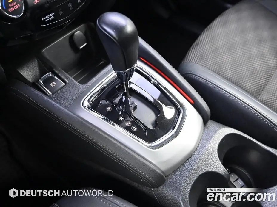 Nissan Qashqai 2015 1.6 автомат (гидро), фото 9