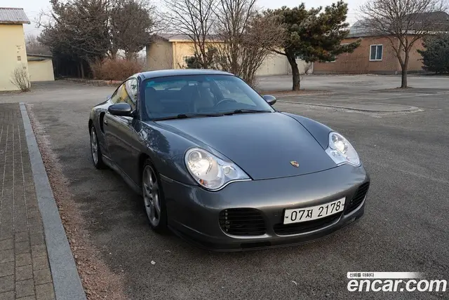 Porsche 911, 2004, 58 000 км