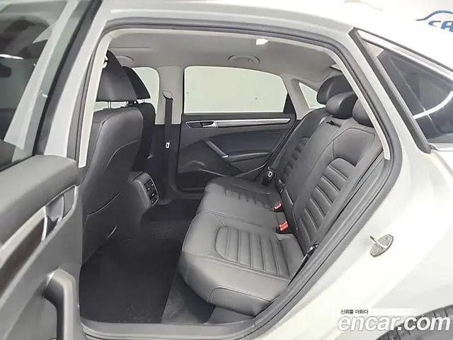 Volkswagen Passat 2018 2.0 автомат (гидро), миниатюра 12