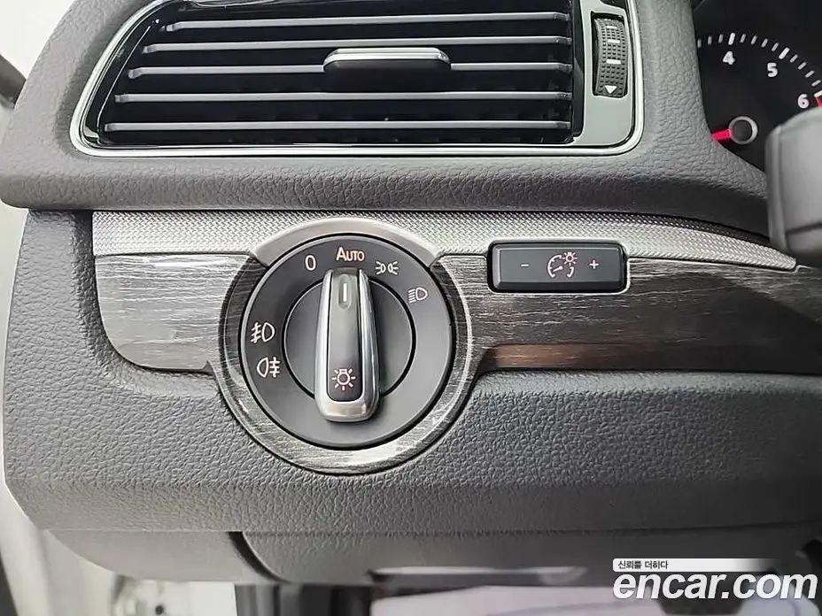 Volkswagen Passat 2018 2.0 автомат (гидро), фото 19 Volkswagen Passat 2018 2.0 автомат (гидро), фото 19