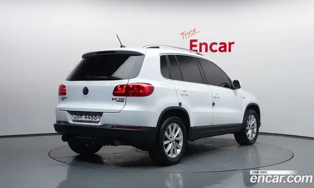 Volkswagen Tiguan 2014 2.0 автомат (гидро), миниатюра 3