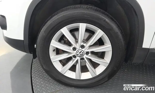 Volkswagen Tiguan 2014 2.0 автомат (гидро), миниатюра 5
