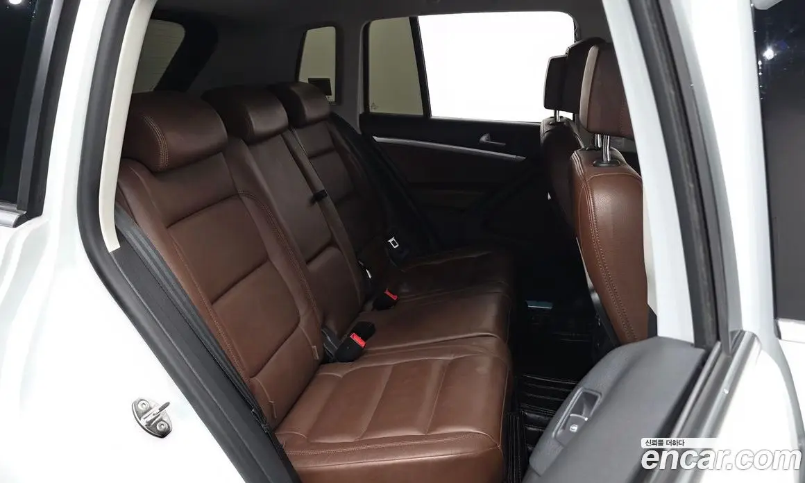 Volkswagen Tiguan 2014 2.0 автомат (гидро), фото 9