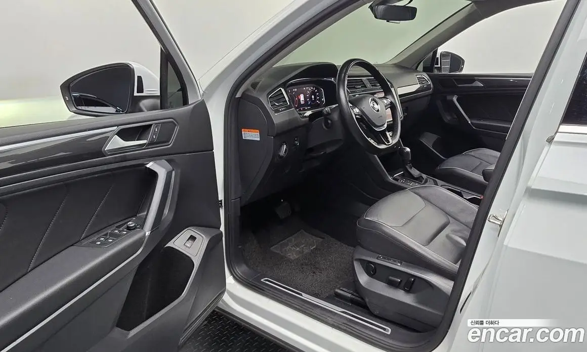 Volkswagen Tiguan 2020 2.0 автомат (гидро), фото 10