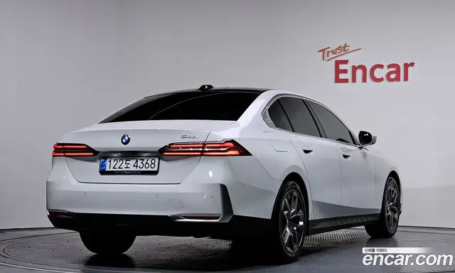 BMW 5 серия 2025 2.0 автомат (гидро), миниатюра 2 BMW 5 серия 2025 2.0 автомат (гидро), миниатюра 2