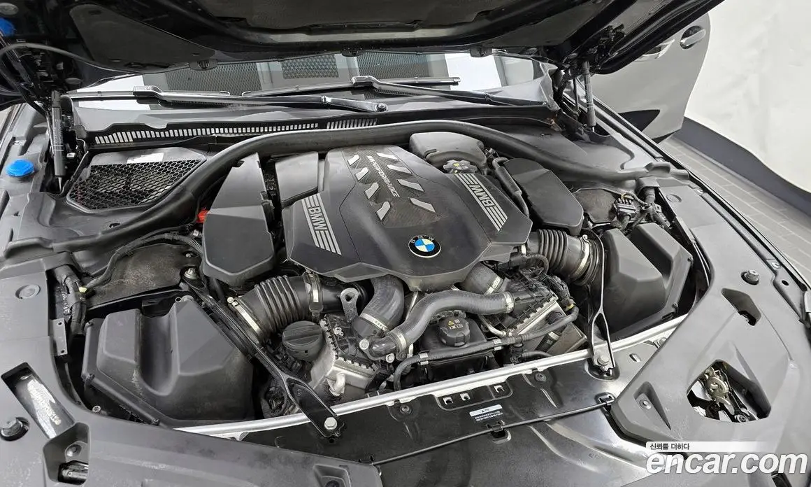 BMW 8 серия 2023 4.4 автомат (гидро), фото 6