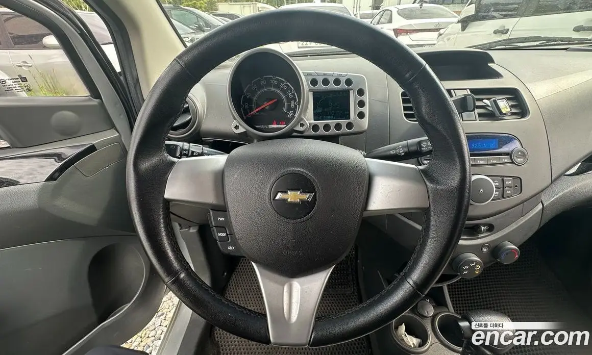 Chevrolet Spark 2011 1.0 автомат (гидро), фото 12